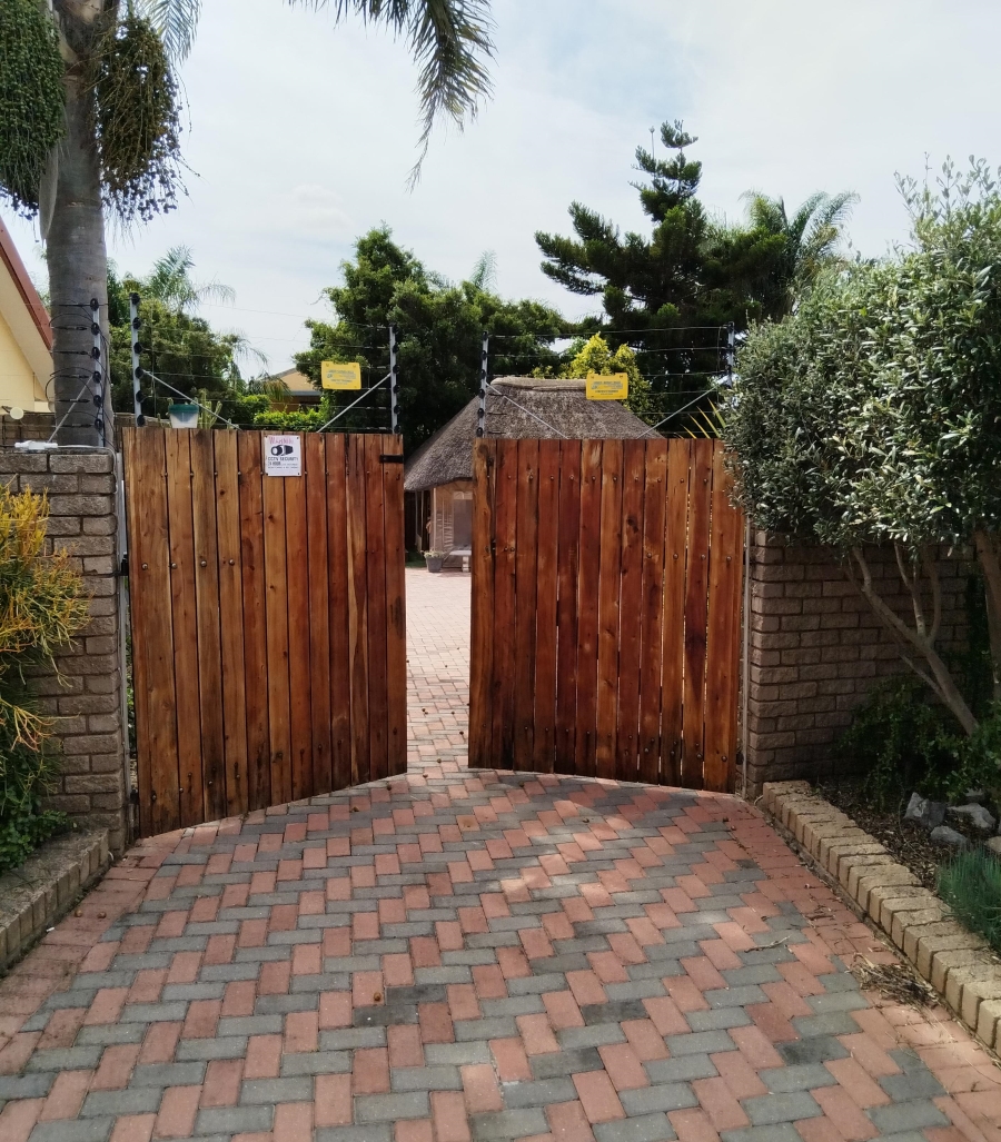 4 Bedroom Property for Sale in Azalea Park Eastern Cape
